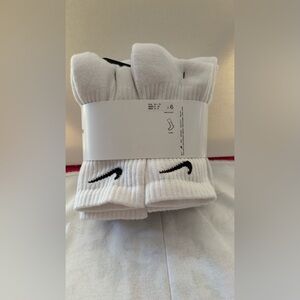 Nike Men's White and Black Crew Socks - 6 Pack
